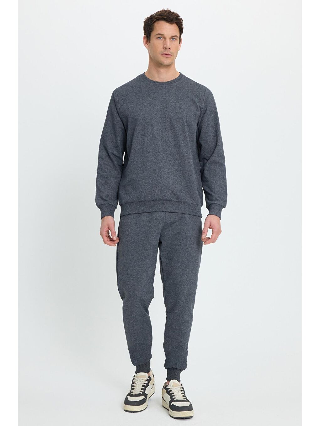 Gri Erkek Regular Fit Klasik Kesim Pamuklu 2 İplik Yumuşak Dokulu Bisiklet Yaka Füme Eşofman Takımı-3