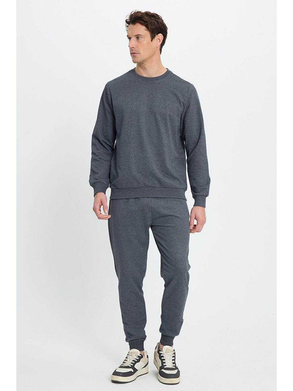 Gri Erkek Regular Fit Klasik Kesim Pamuklu 2 İplik Yumuşak Dokulu Bisiklet Yaka Füme Eşofman Takımı-4