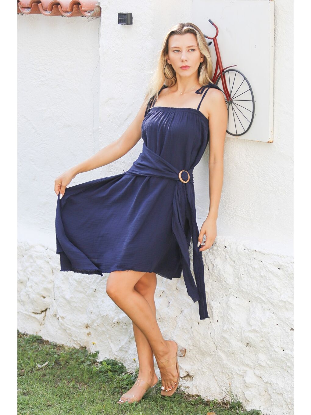 Lacivert Askılı Yıkamalı Tokalı Dokuma Asimetrik Casual Pamuk Elbise