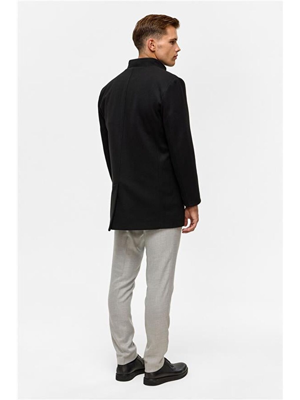 Siyah Regular Düz Hakim Yaka Kaban-9