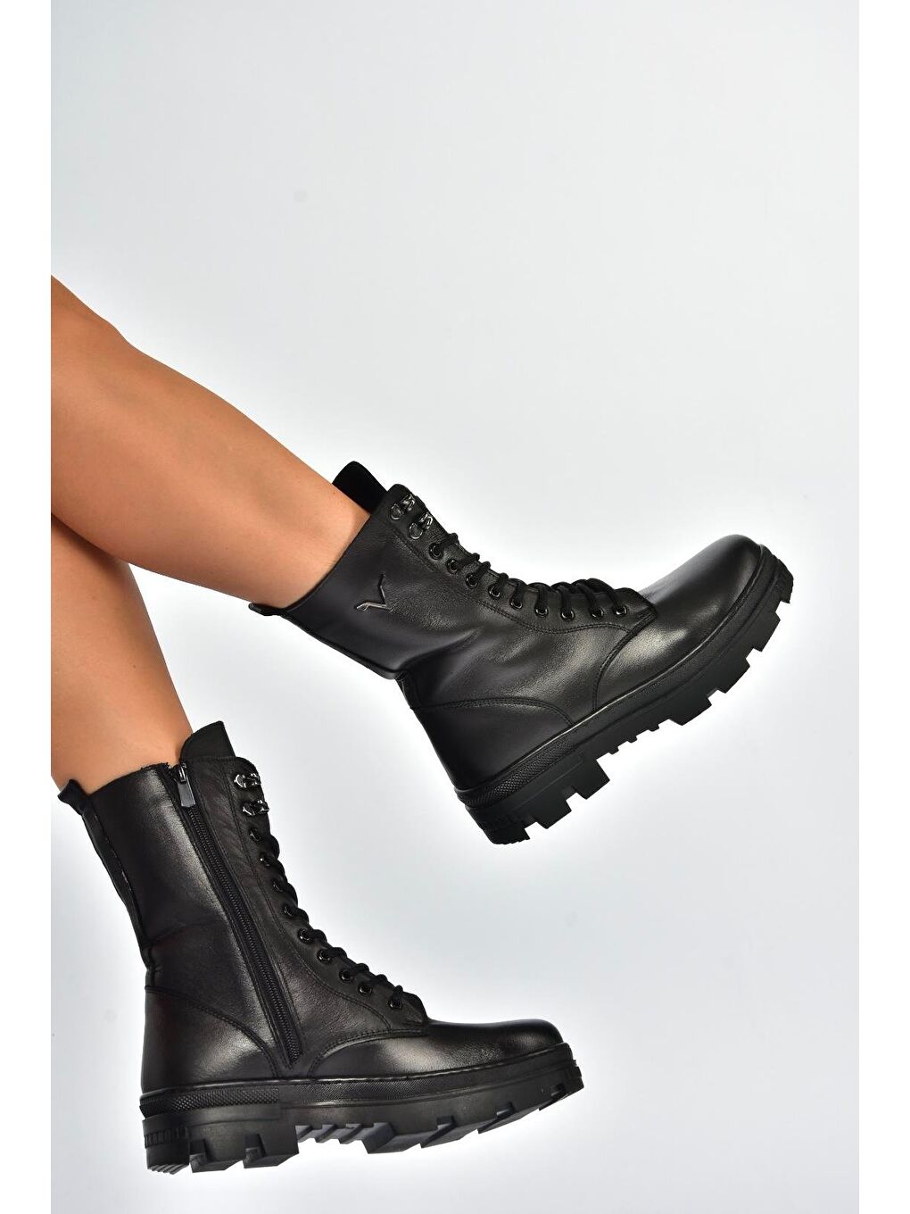 Siyah Kadın Bot V999049103-2