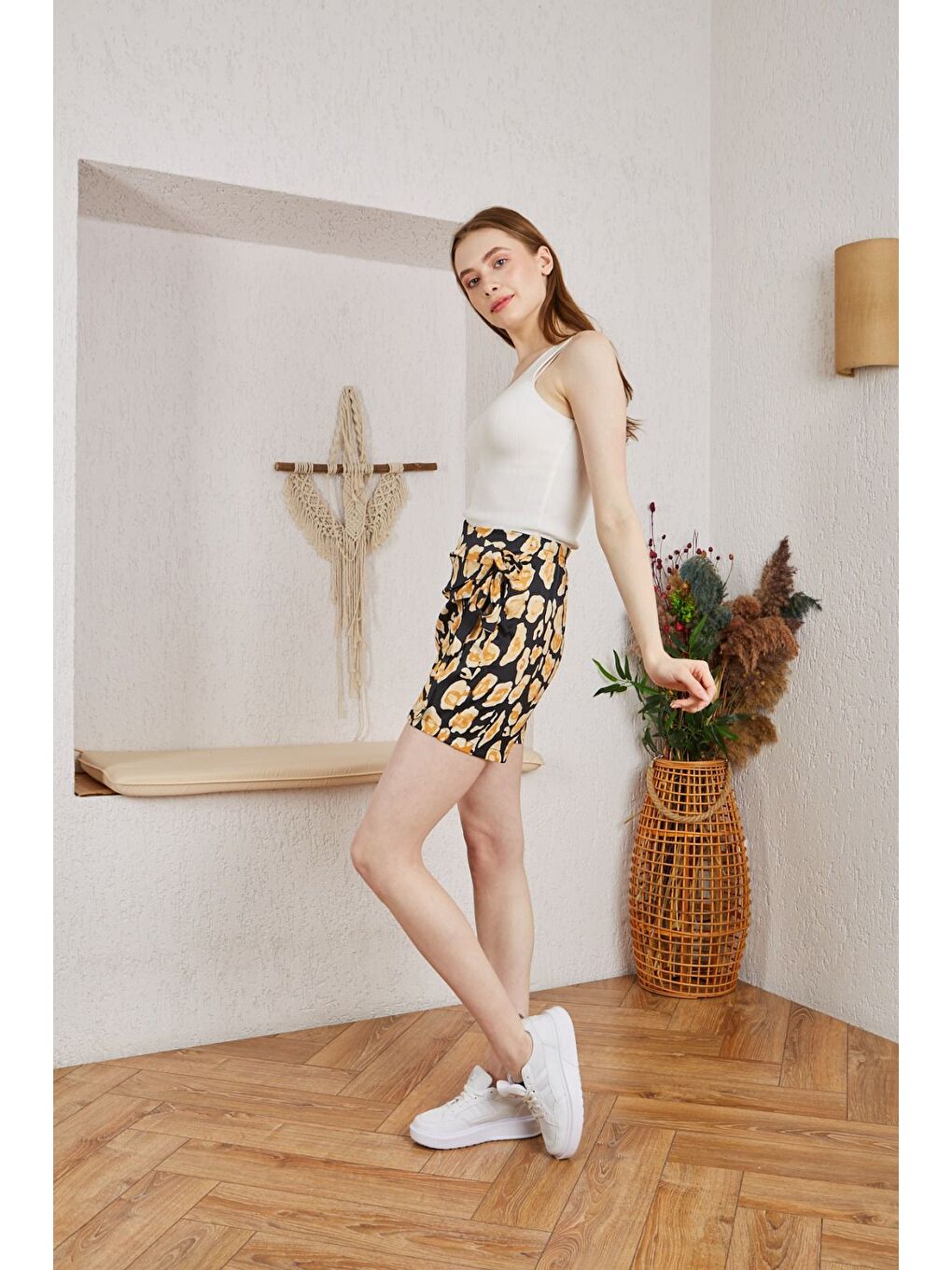 Siyah Kadın Leopar Desenli Yüksek Bel Bağlamalı Mini Etek-1