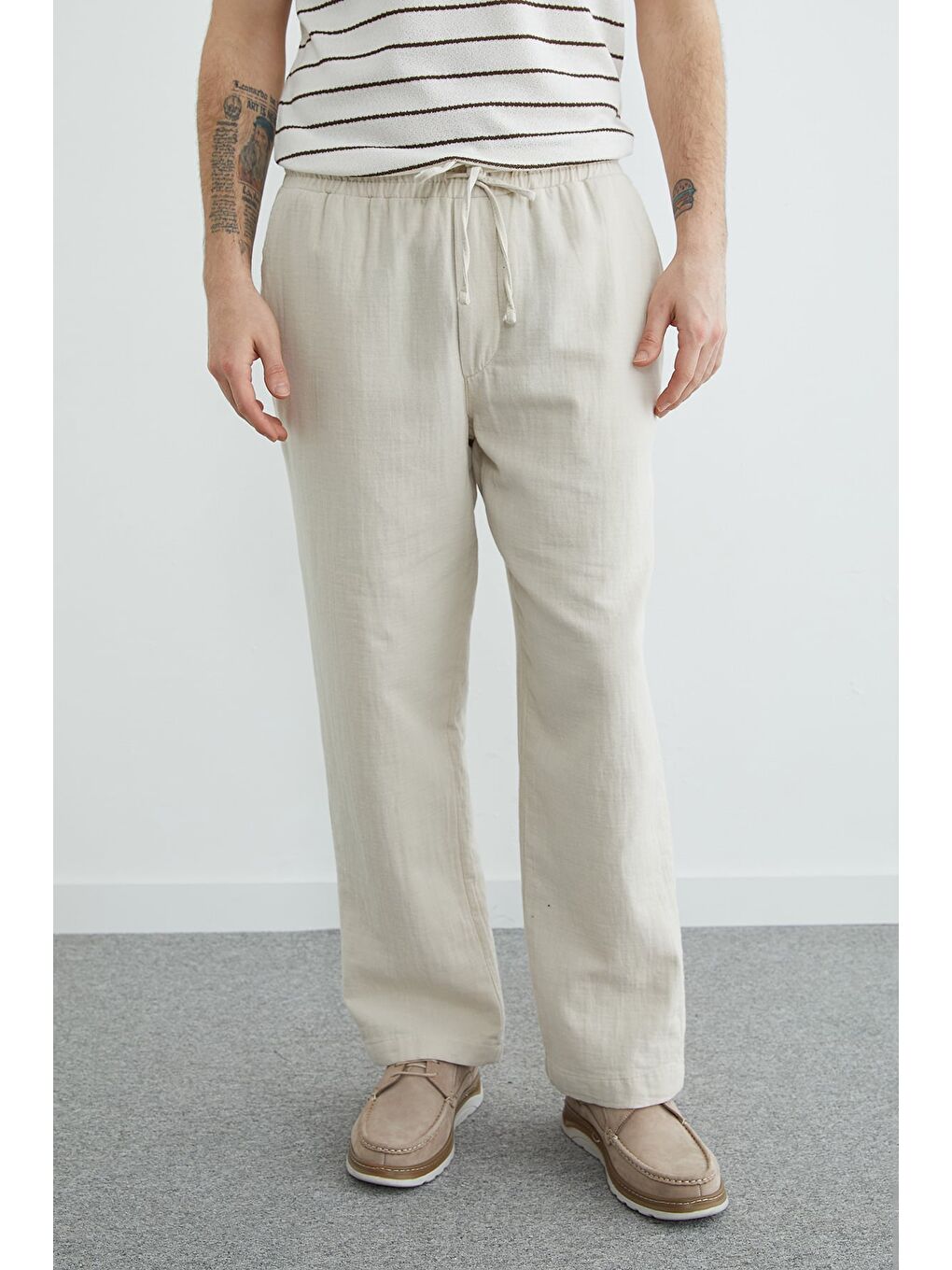 Bej Beli Bağcıklı Müslin Keten Görünümlü Pantolon-1