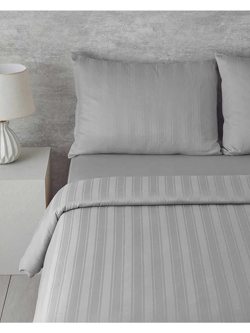 Gri Lior Çizgili Pamuk Saten Çift Kişilik Nevresim Takımı 200x220 cm Gümüş-1