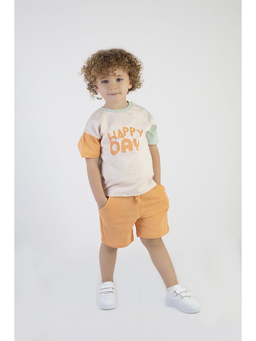 Mr Tuffy Ekru Erkek Çocuk Happy Day Baskılı Kısa Kollu Şortlu Basic Alt Üst Takım