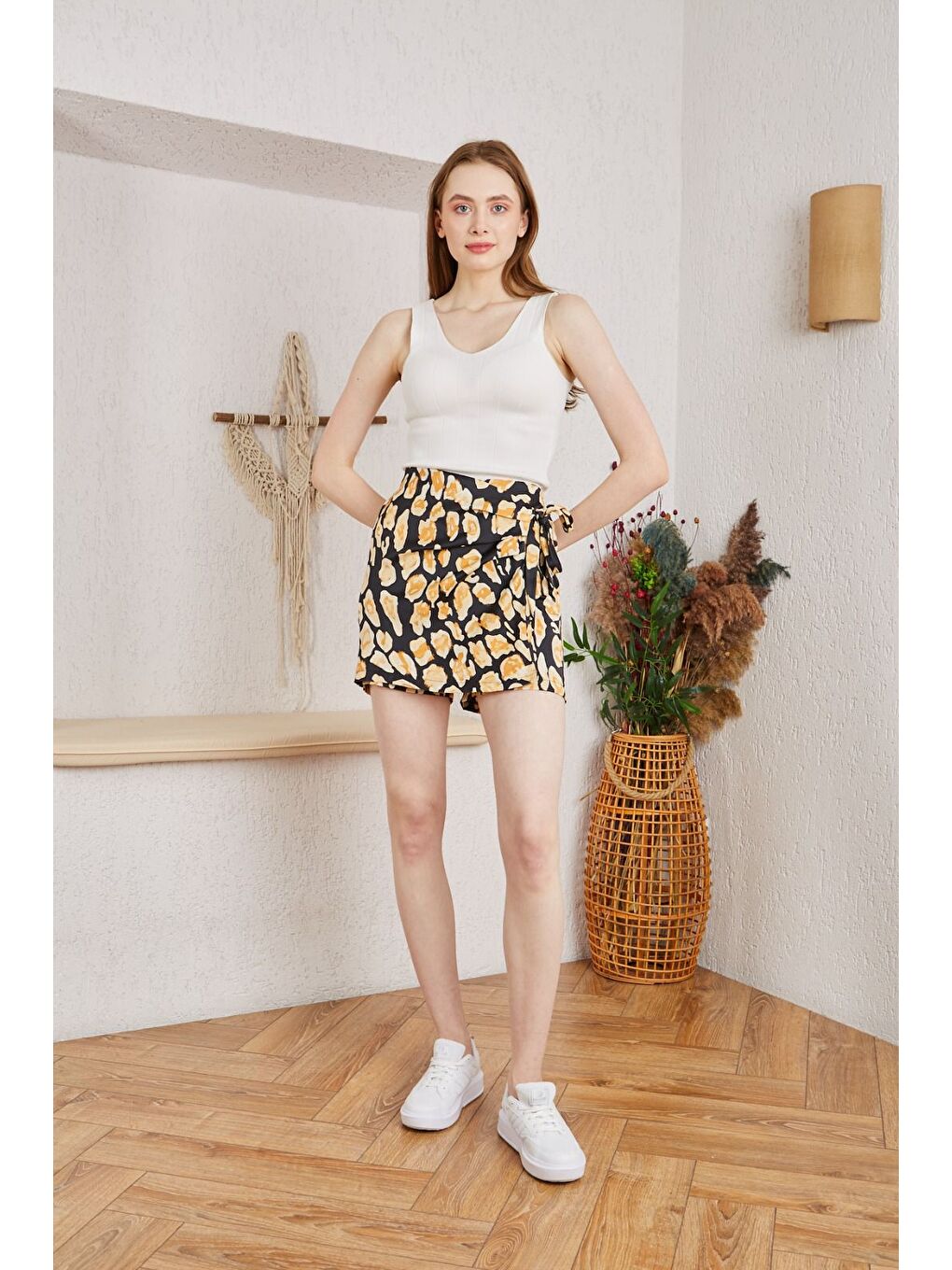 Siyah Kadın Leopar Desenli Yüksek Bel Bağlamalı Mini Etek-4