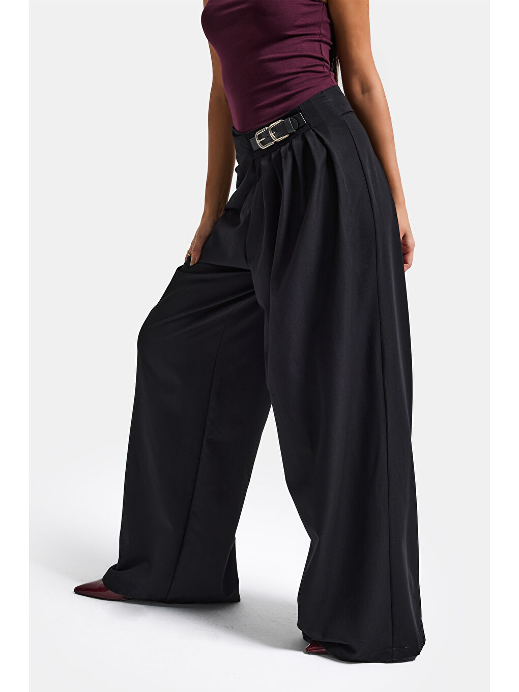 Kadın Siyah Renk Palazzo Fit Kemer Detaylı Viskon Kumaş Tasarım Pantolon-5