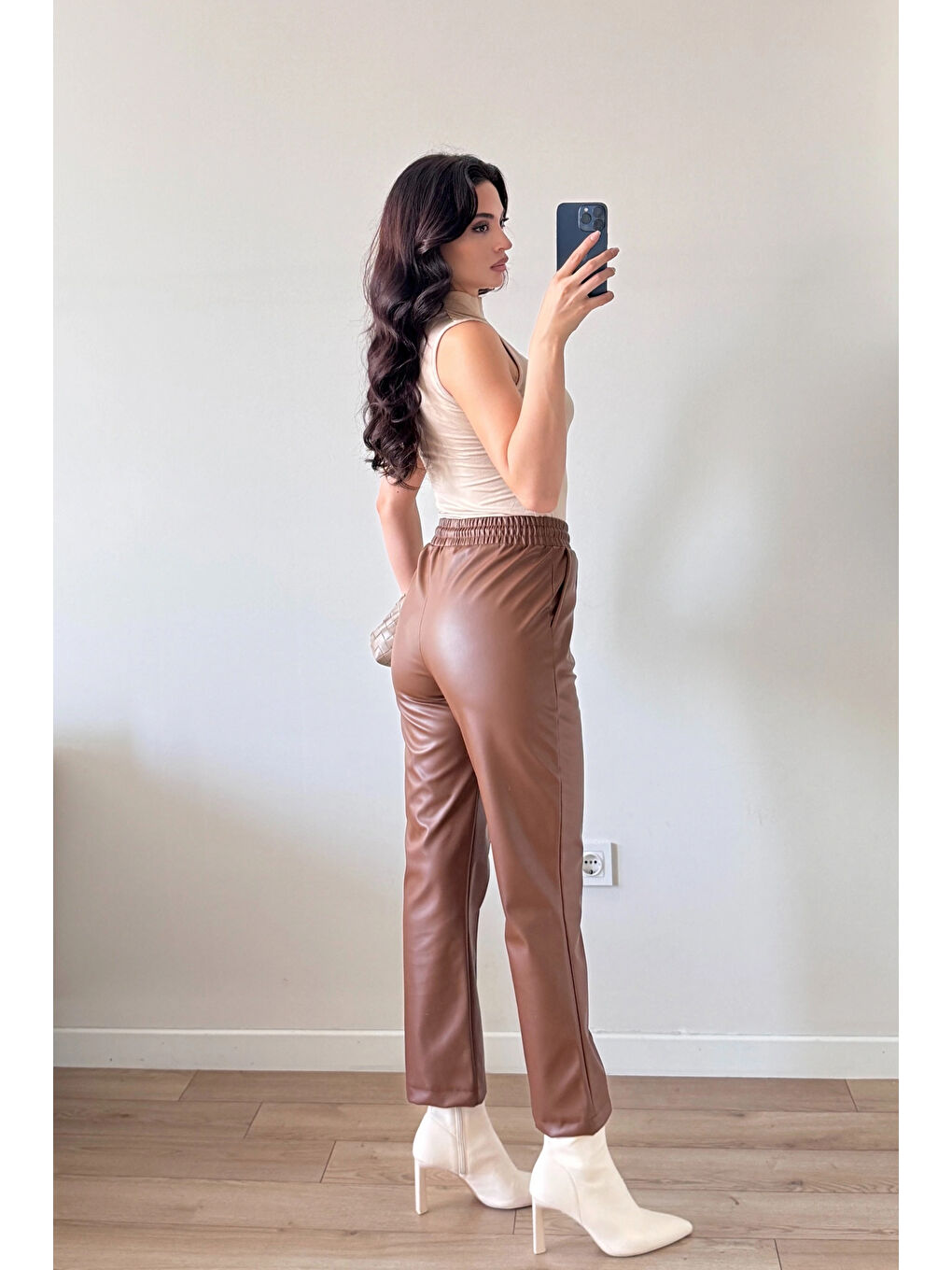 Kahverengi Kadın Kahve Lastikli Çımalı Deri Pantolon 30322-2