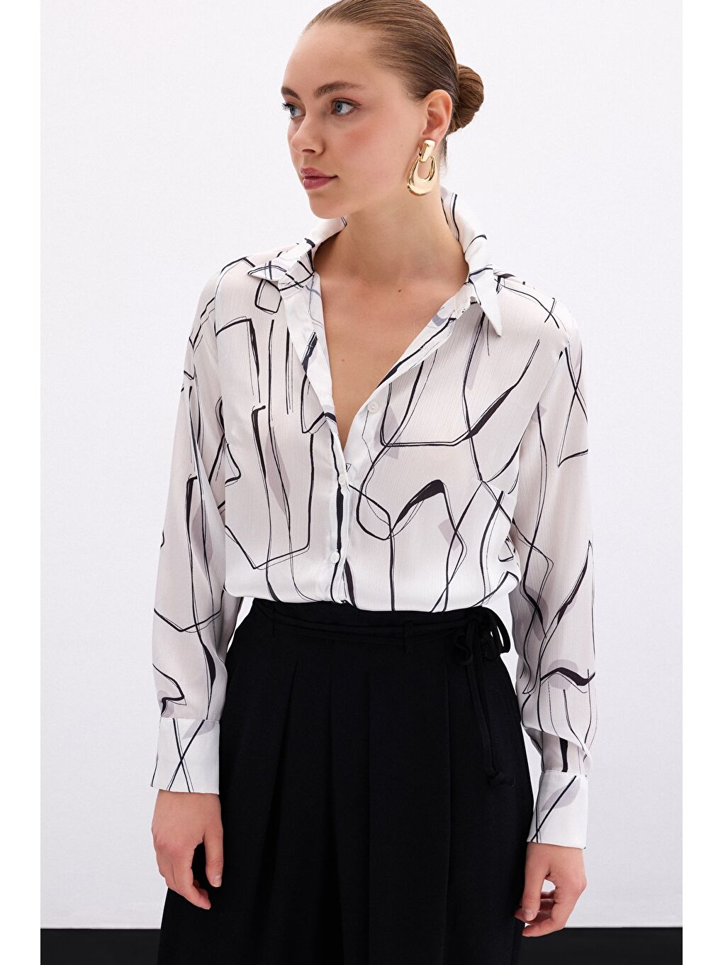 Yırtmaç Detaylı Gömlek - Ekru-4