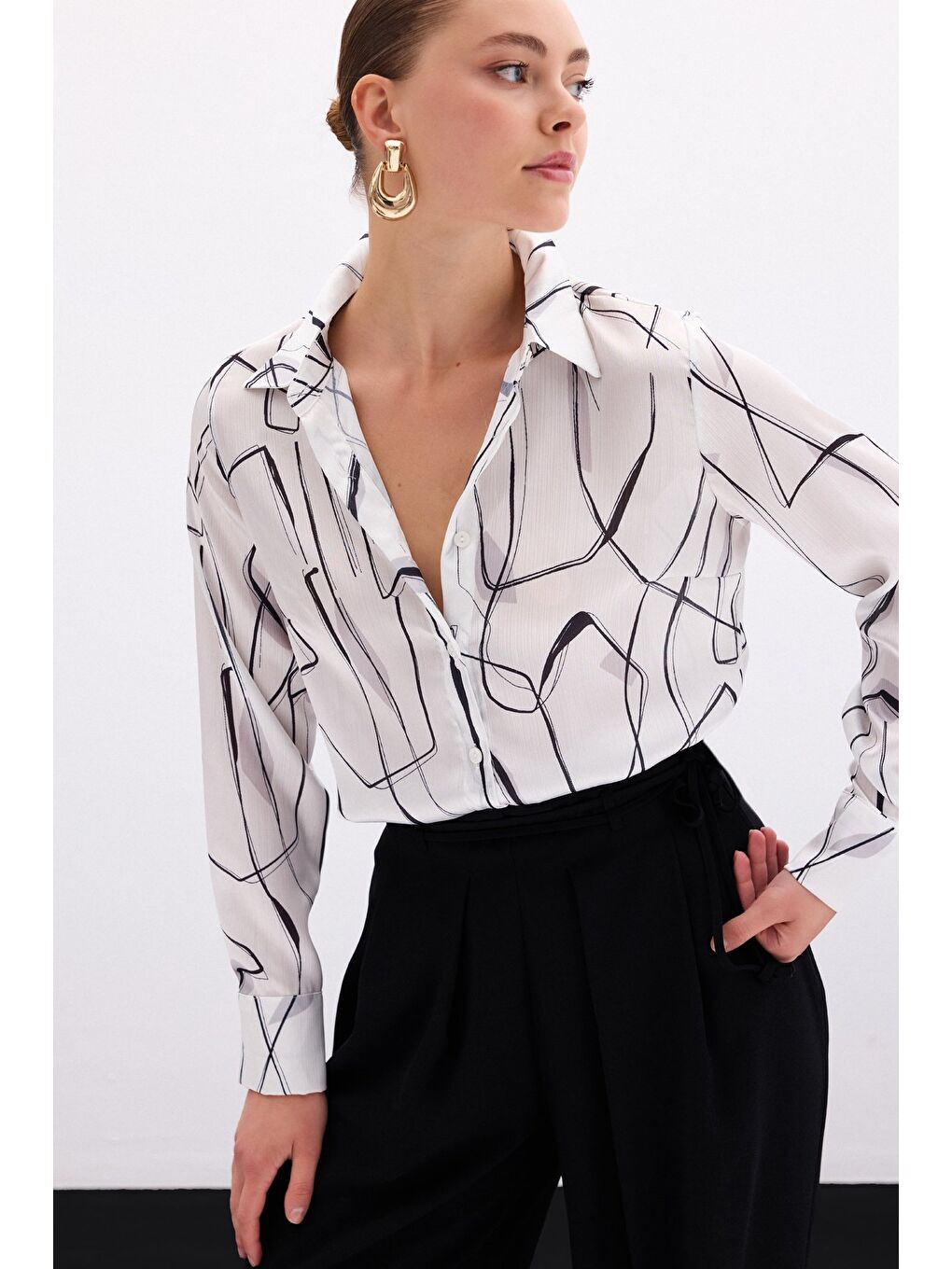 Yırtmaç Detaylı Gömlek - Ekru-5