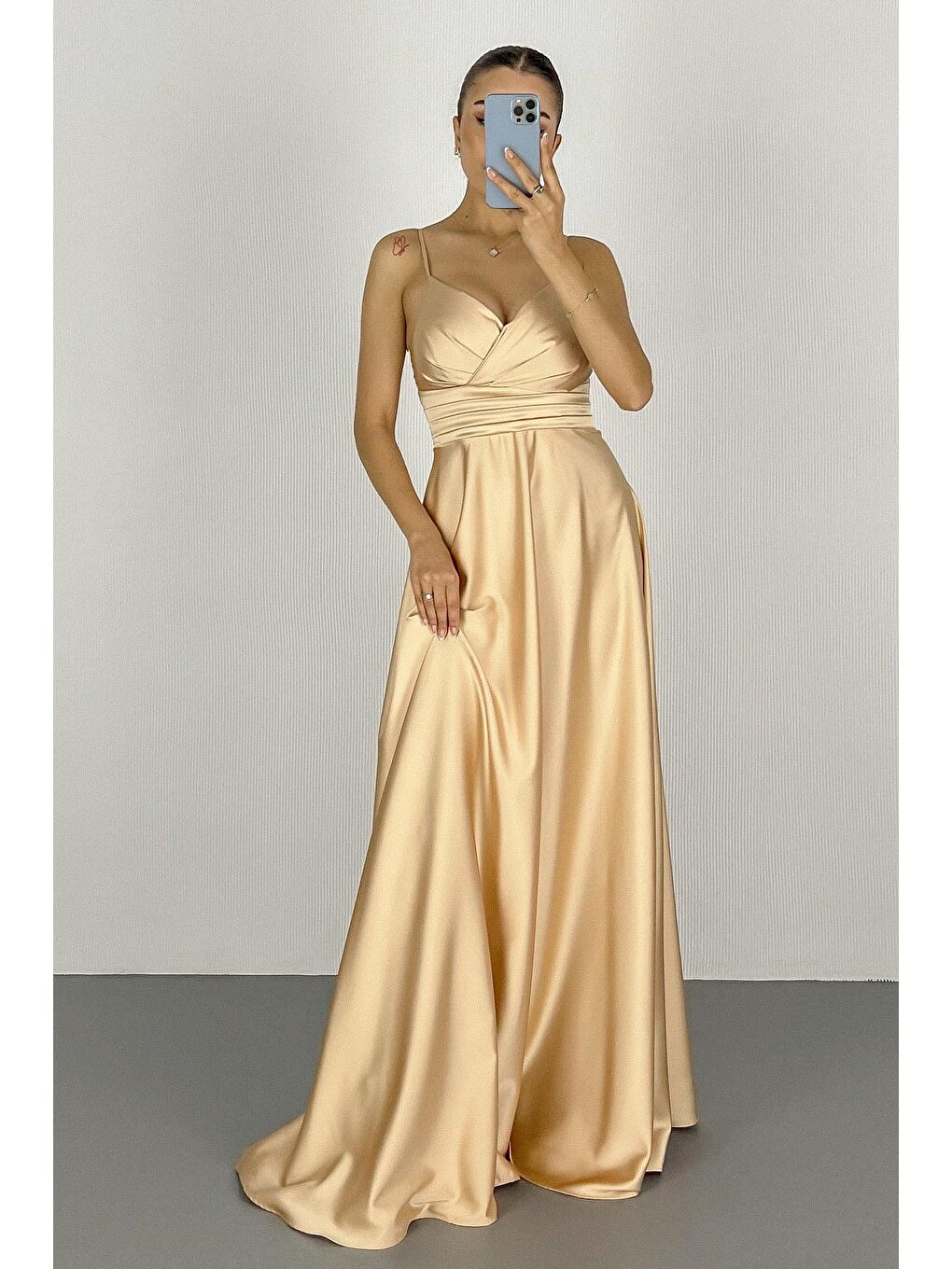 Sarı Kadın Gold İp Askılı Bel Kemerli Saten Uzun Abiye & Mezuniyet Elbisesi-1