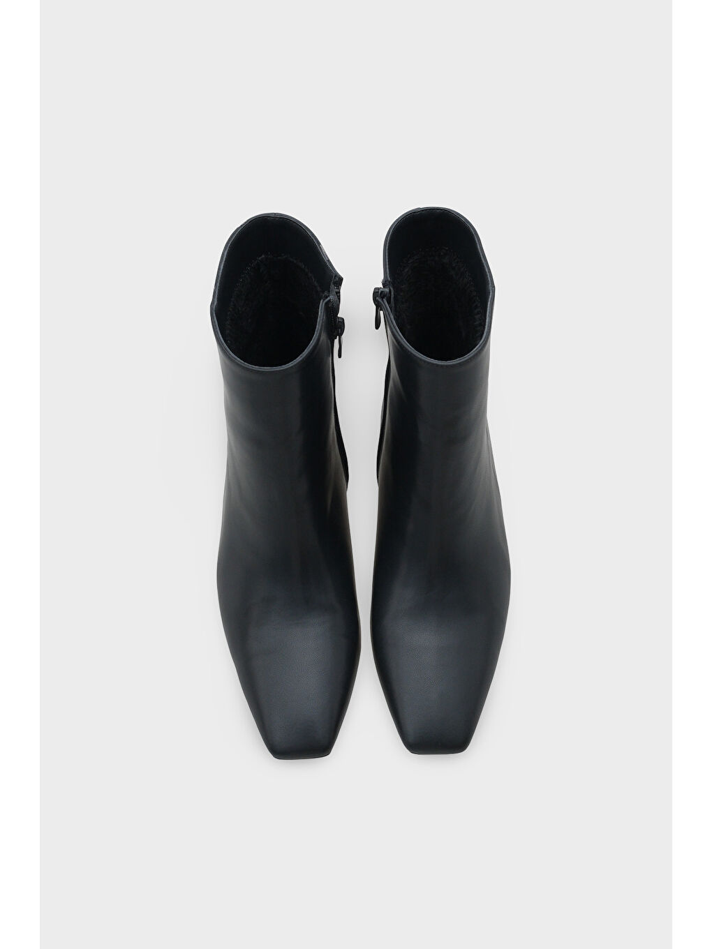 Siyah Evie Kısa Topuklu Yandan Fermuarlı Küt Burun Kadın Bot-5