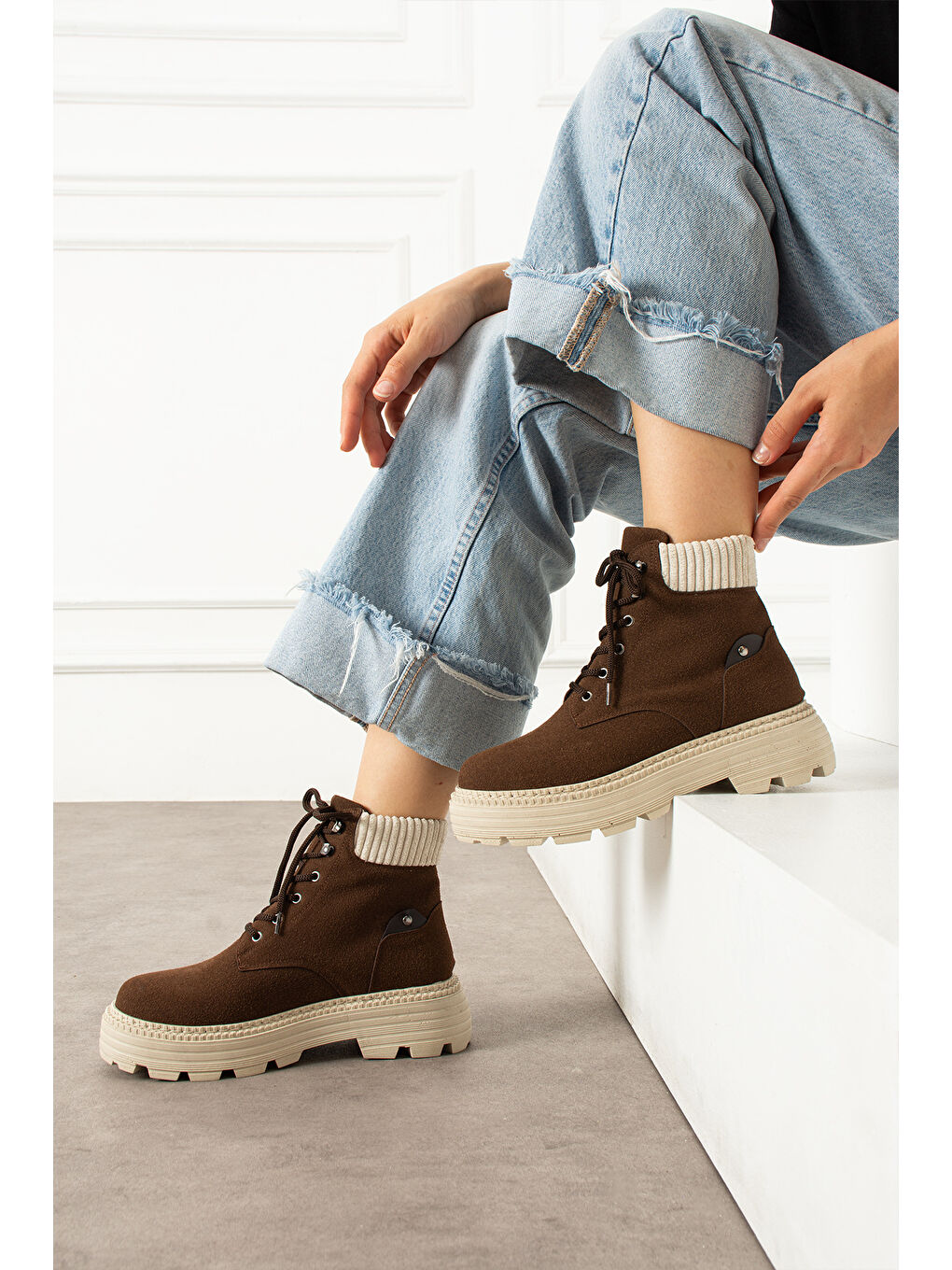 Kadın Bağcıklı Kahverengi Bot-1