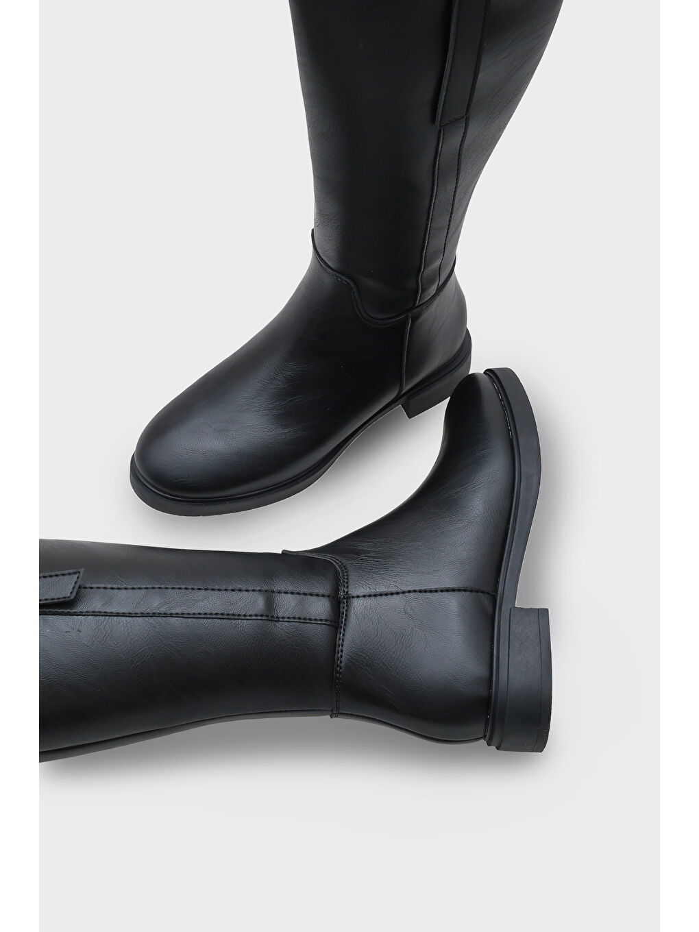 Siyah Roberta Metal Tokalı Kadın Çizme-5