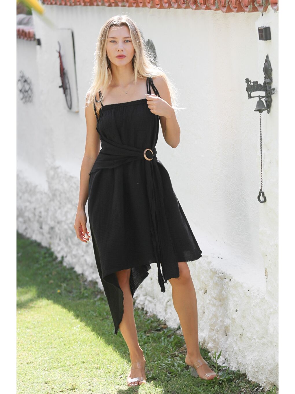 Siyah Askılı Yıkamalı Tokalı Dokuma Asimetrik Casual Pamuk Elbise