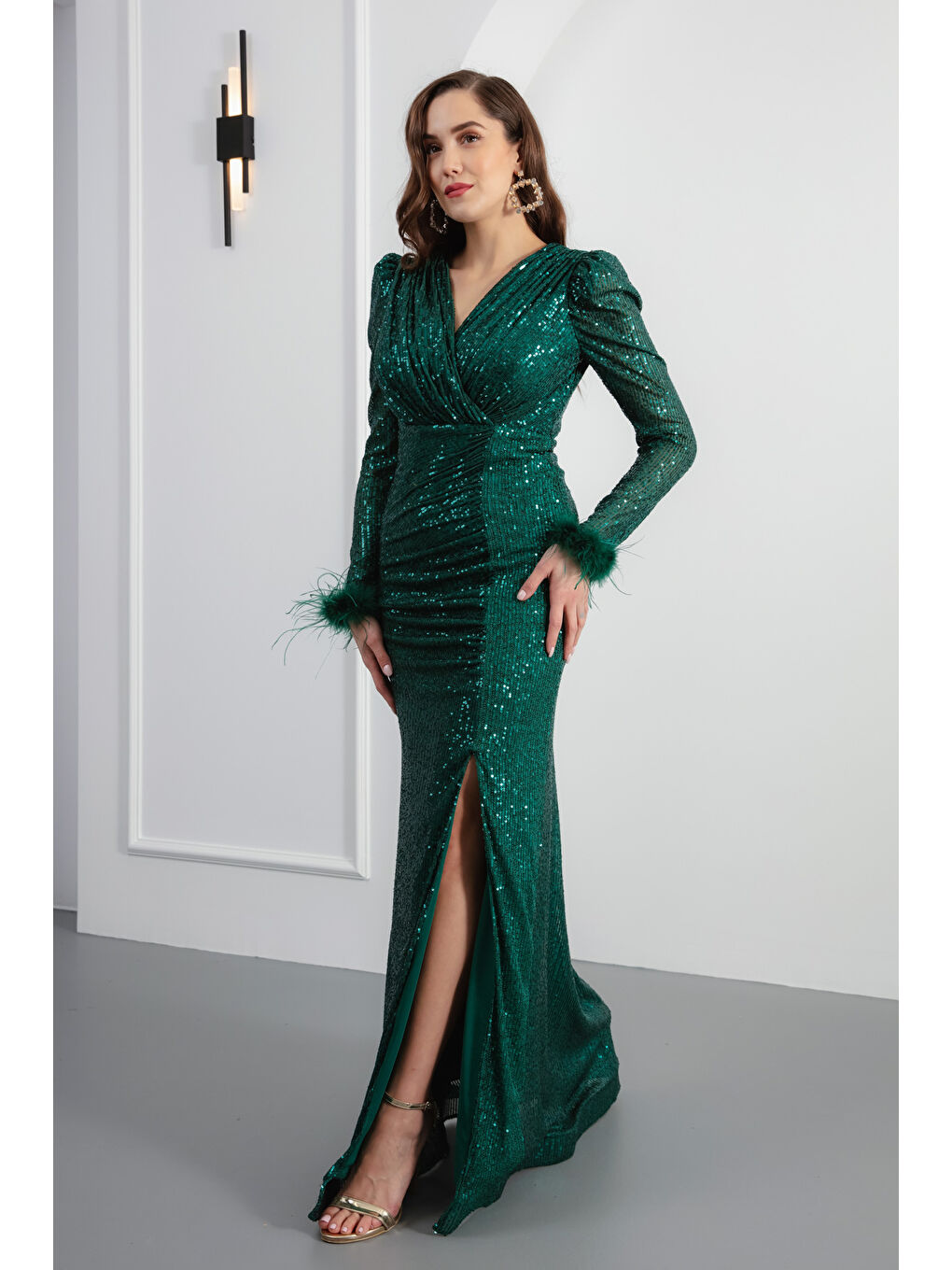 Kadın Zümrüt Yeşili Kruvaze Yaka Payetli Uzun Abiye Elbise-3