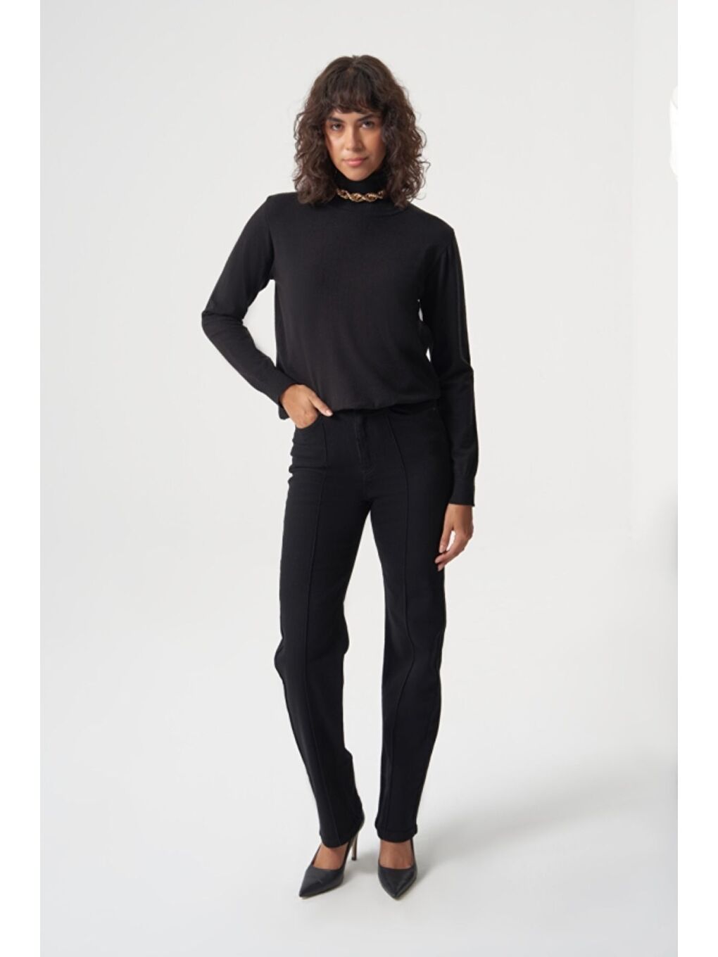 MZL Dikiş Detaylı Klasik Dar Paça Siyah Denim Pantolon