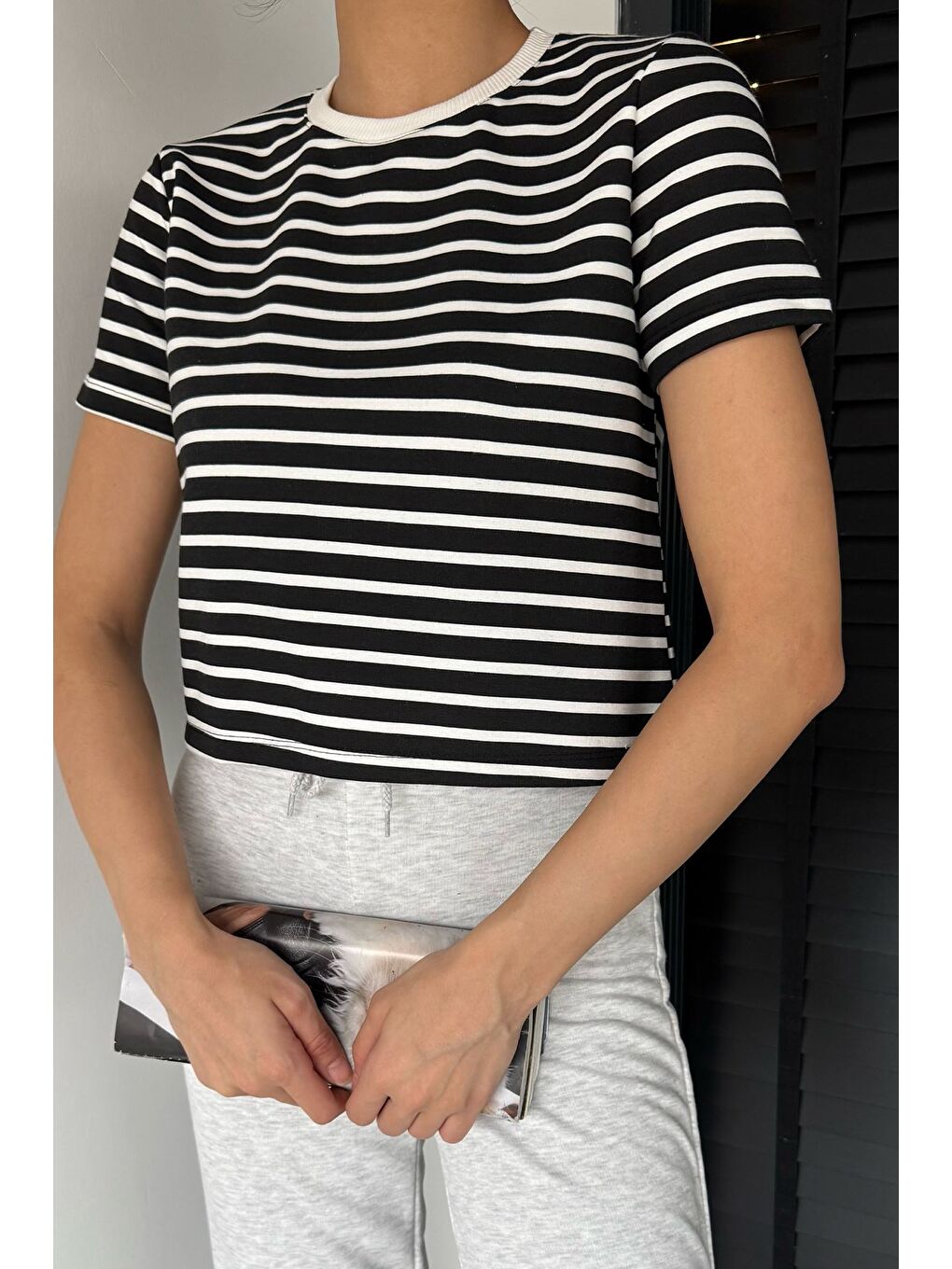 Lacivert Kadın Şerit Desenli Bisiklet Yaka Tişört-2