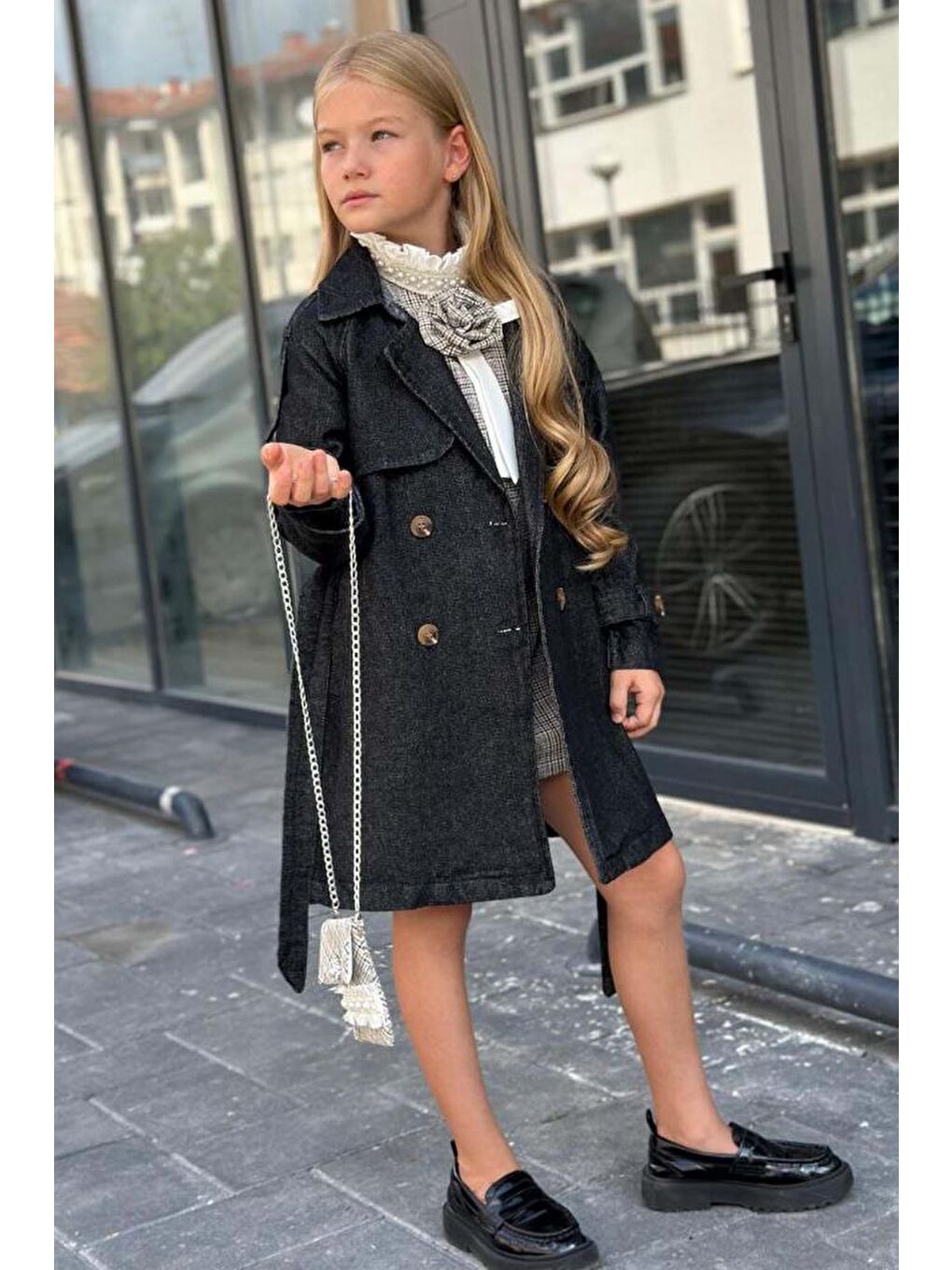 Kız Çocuk Yakası Fırfır ve İnci Detaylı Ekose Elbise New Düğme ve Kemer Detaylı Siyah Trençkot