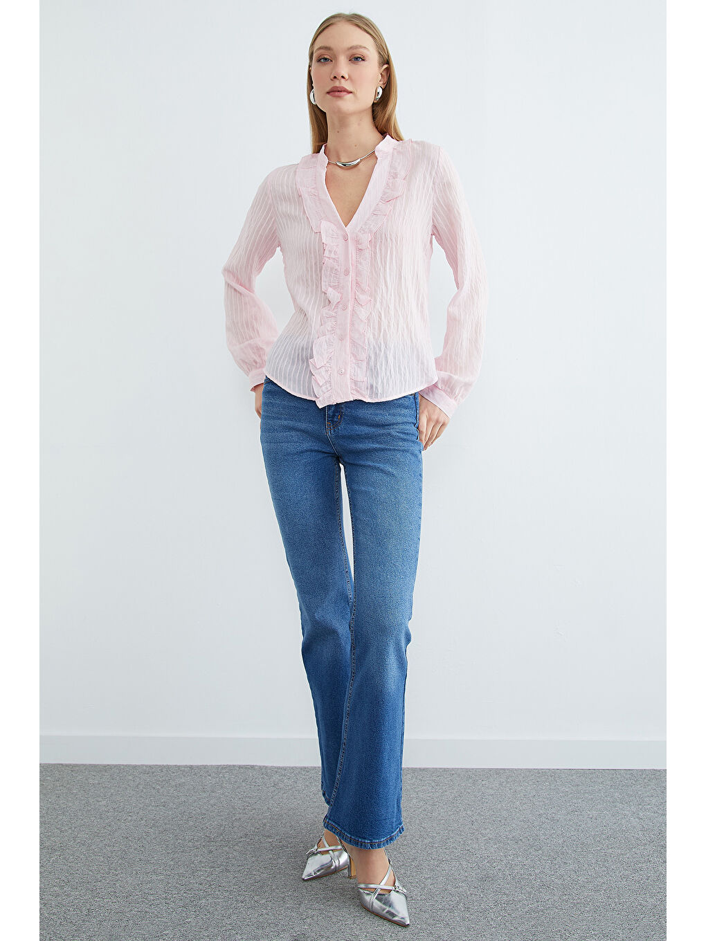 Pembe Önü Fırfırlı Çizgili Jakarlı Gömlek-3