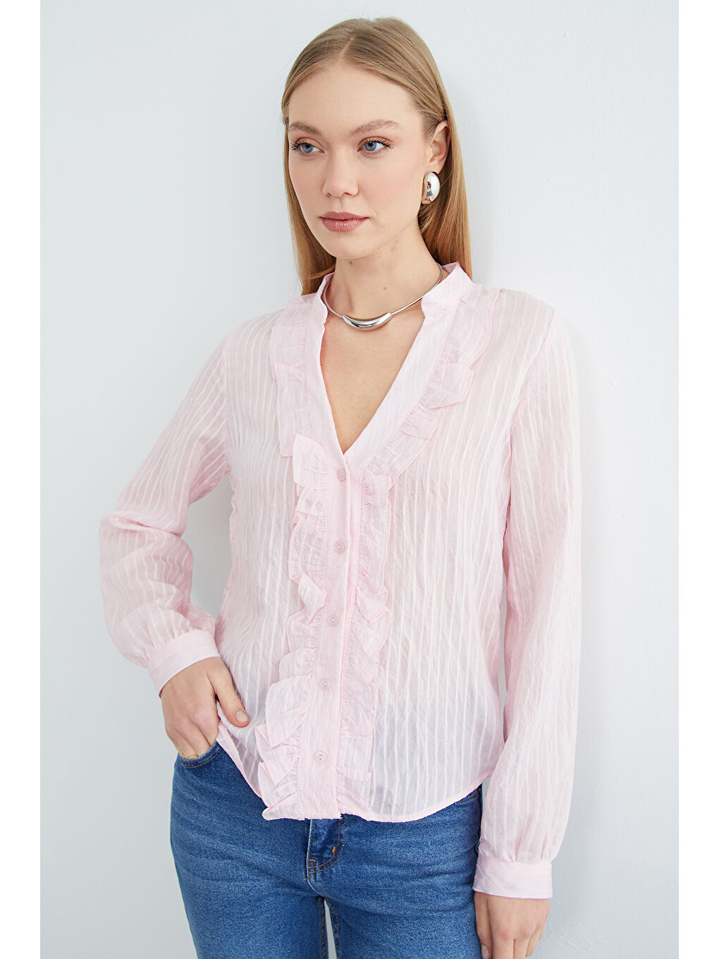Pembe Önü Fırfırlı Çizgili Jakarlı Gömlek-4