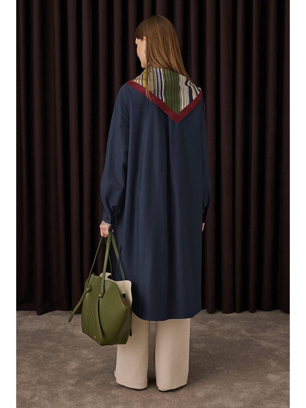 Uzun Büzgü Detaylı Gömlek Koyu Lacivert-4