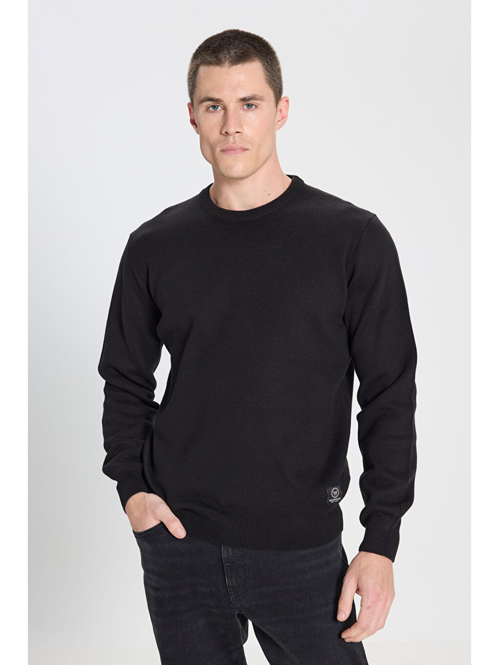 Regular Fit Normal Kesim Bisiklet Yaka Siyah Triko Kazak