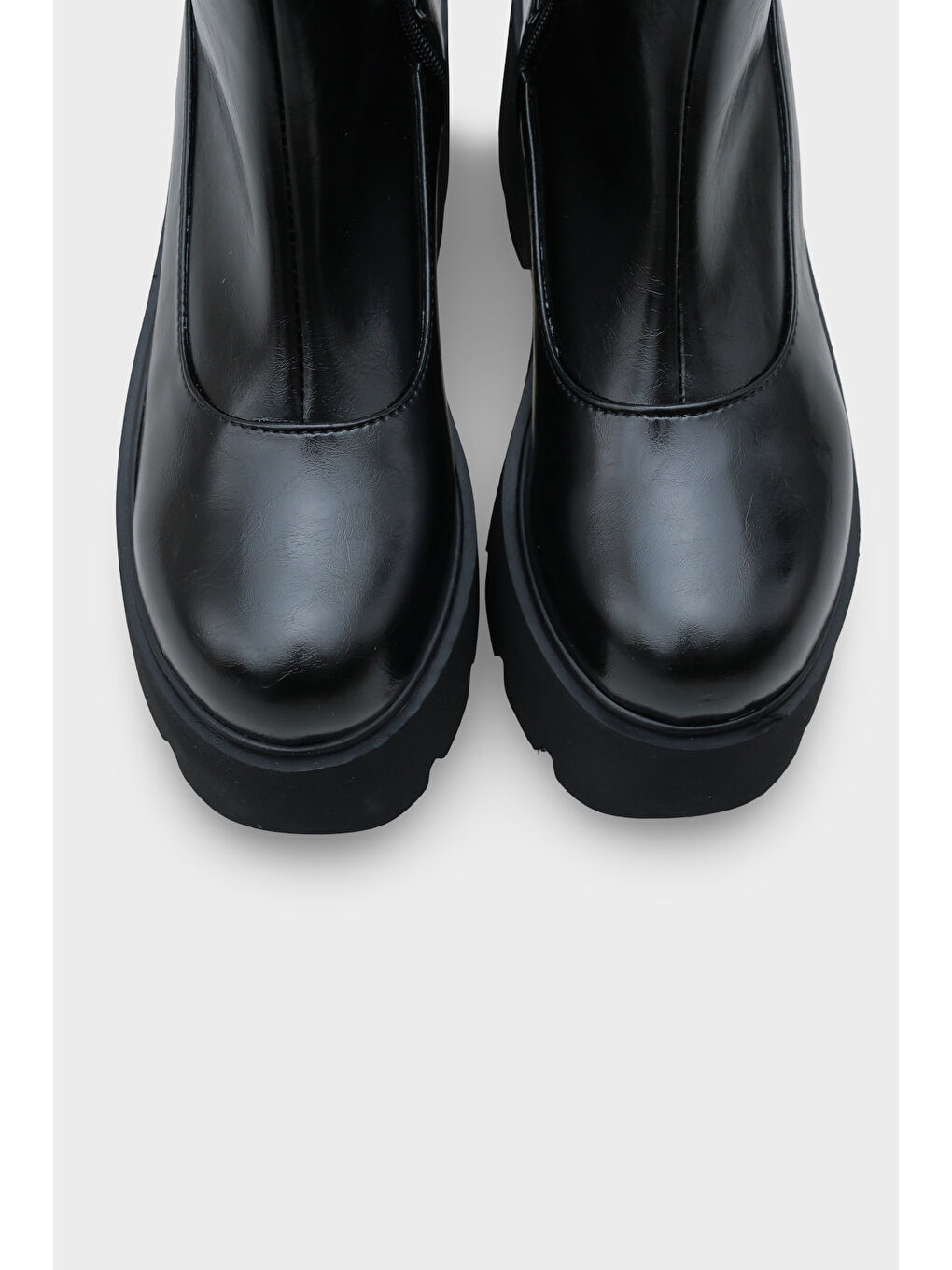 Siyah Viviana Trak Tabanlı Kadın Bot-2