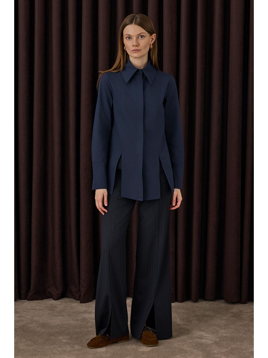 Yırtmaç Detaylı Gömlek Lacivert