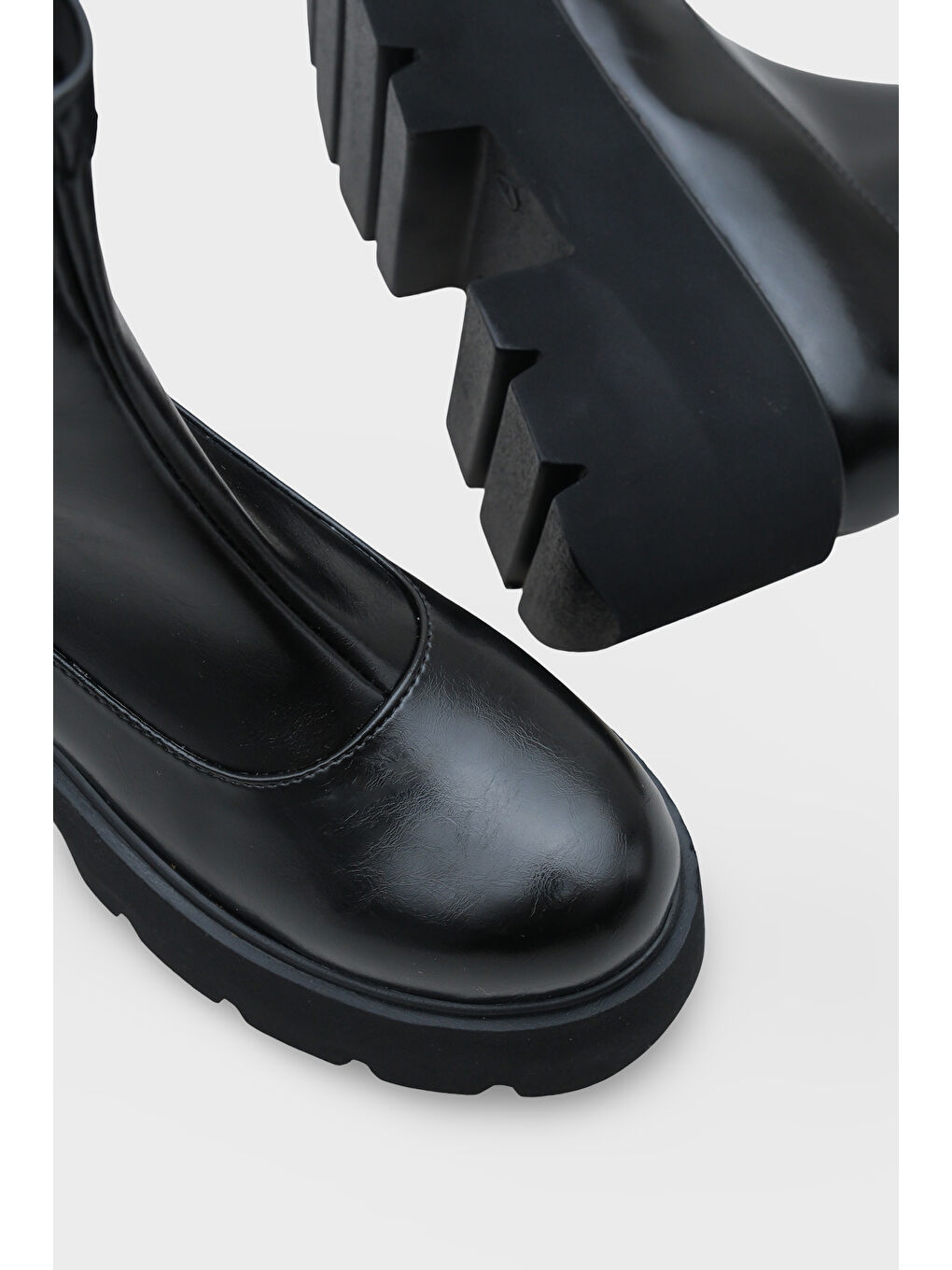 Siyah Viviana Trak Tabanlı Kadın Bot-5