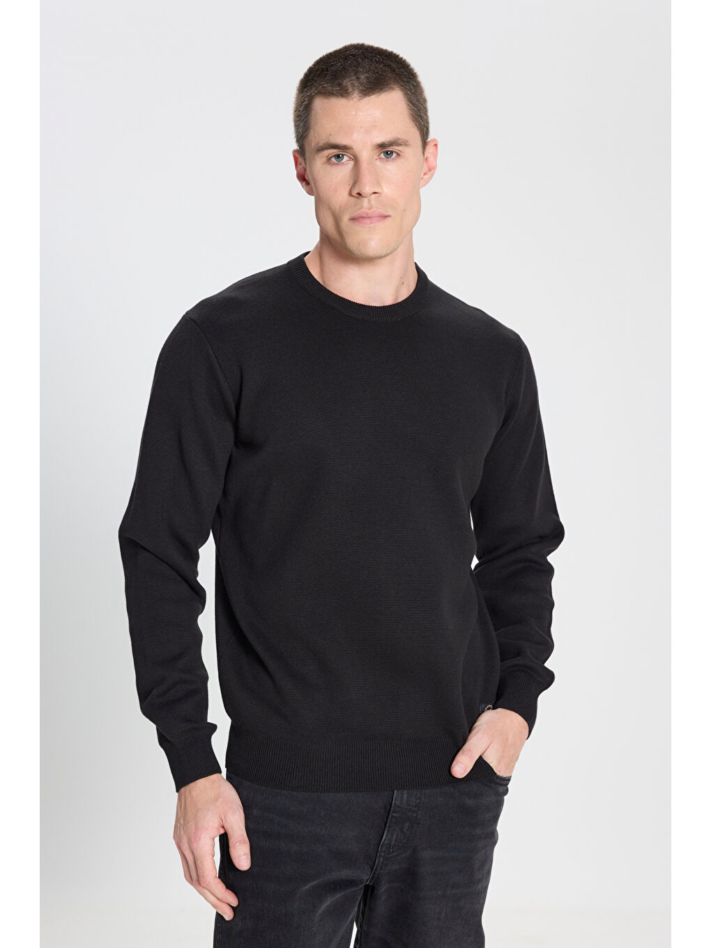 Regular Fit Normal Kesim Bisiklet Yaka Siyah Triko Kazak-1