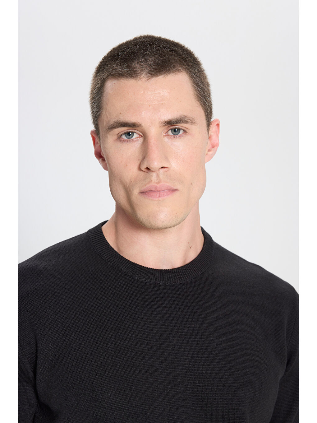 Regular Fit Normal Kesim Bisiklet Yaka Siyah Triko Kazak-3