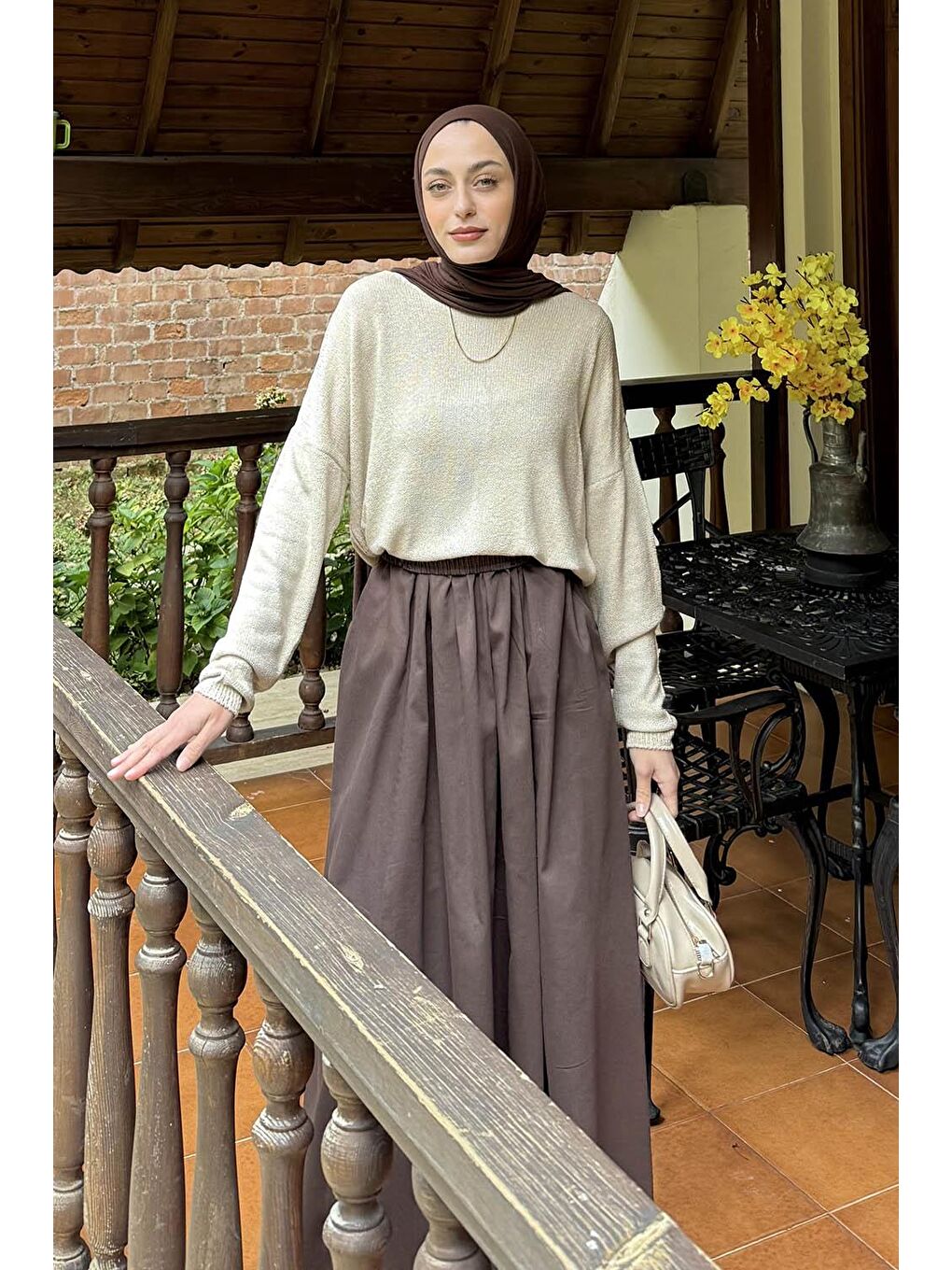 Kayık Yaka Triko Kazak Bej