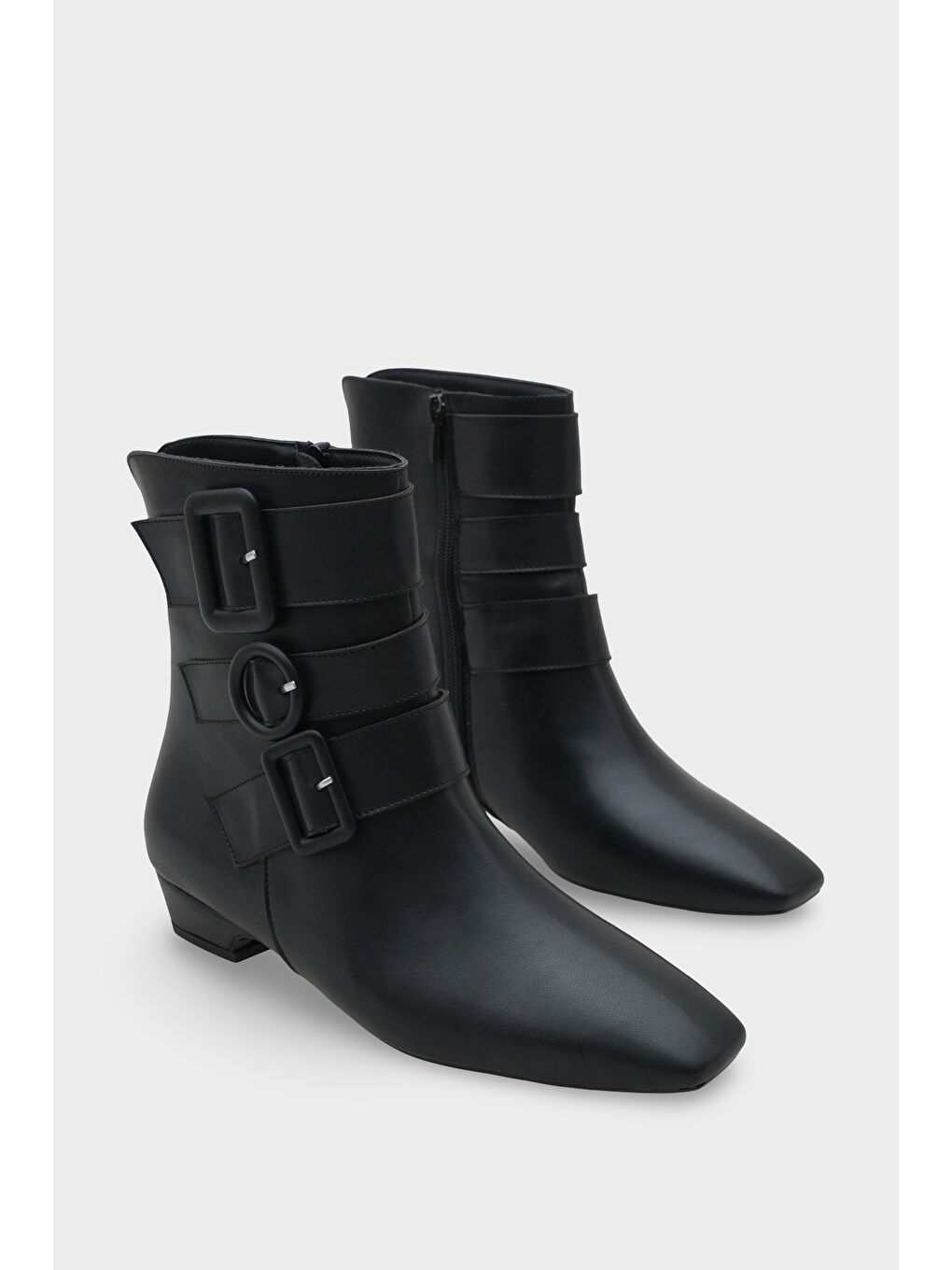 Siyah Shane Kısa Topuklu Yandan Fermuarlı Tokalı Küt Burun Kadın Bot-1