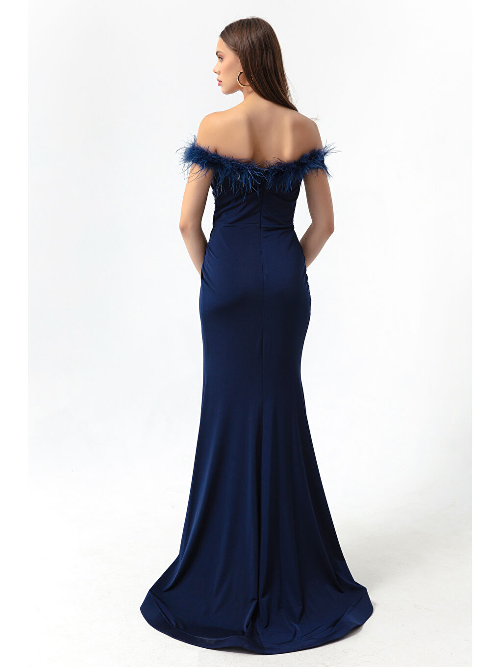 Kadın Lacivert Otrişli Kayık Yaka Yırtmaçlı Uzun Abiye Elbise-4