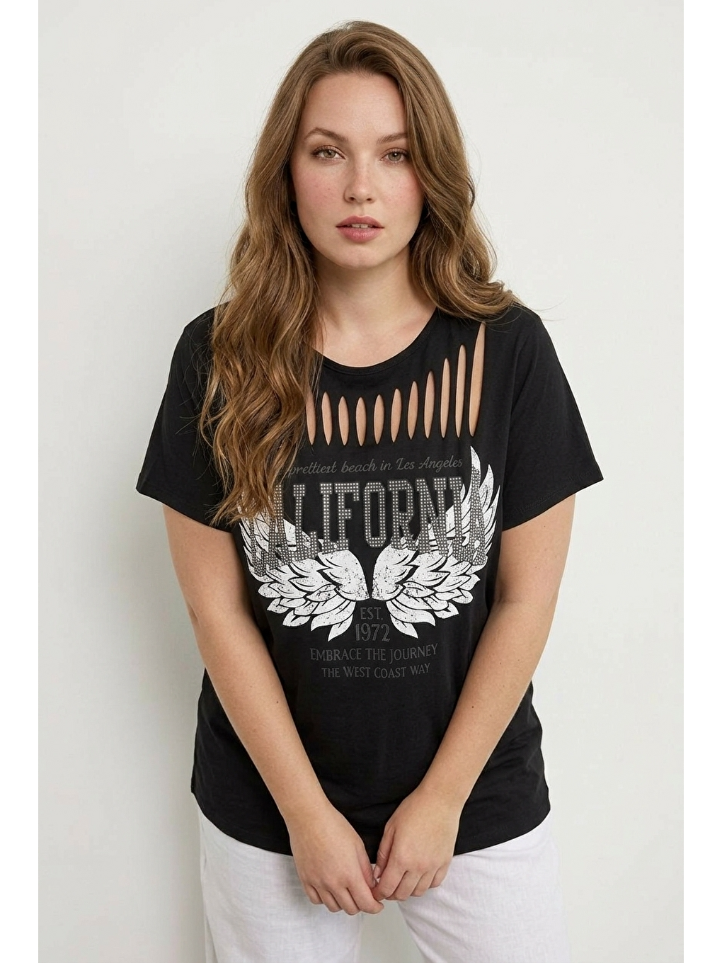 Siyah Bisiklet Yaka Kısa Kollu Kesik Detaylı Baskılı Esnek Kumaşlı T-shirt