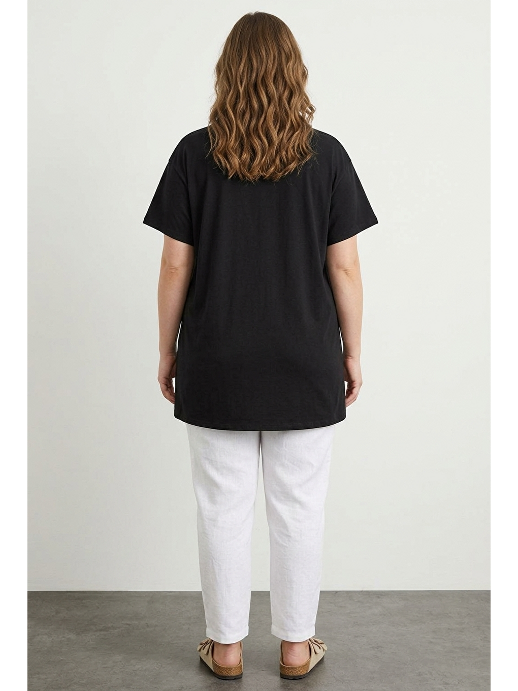 Siyah Bisiklet Yaka Kısa Kollu Kesik Detaylı Baskılı Esnek Kumaşlı T-shirt-5