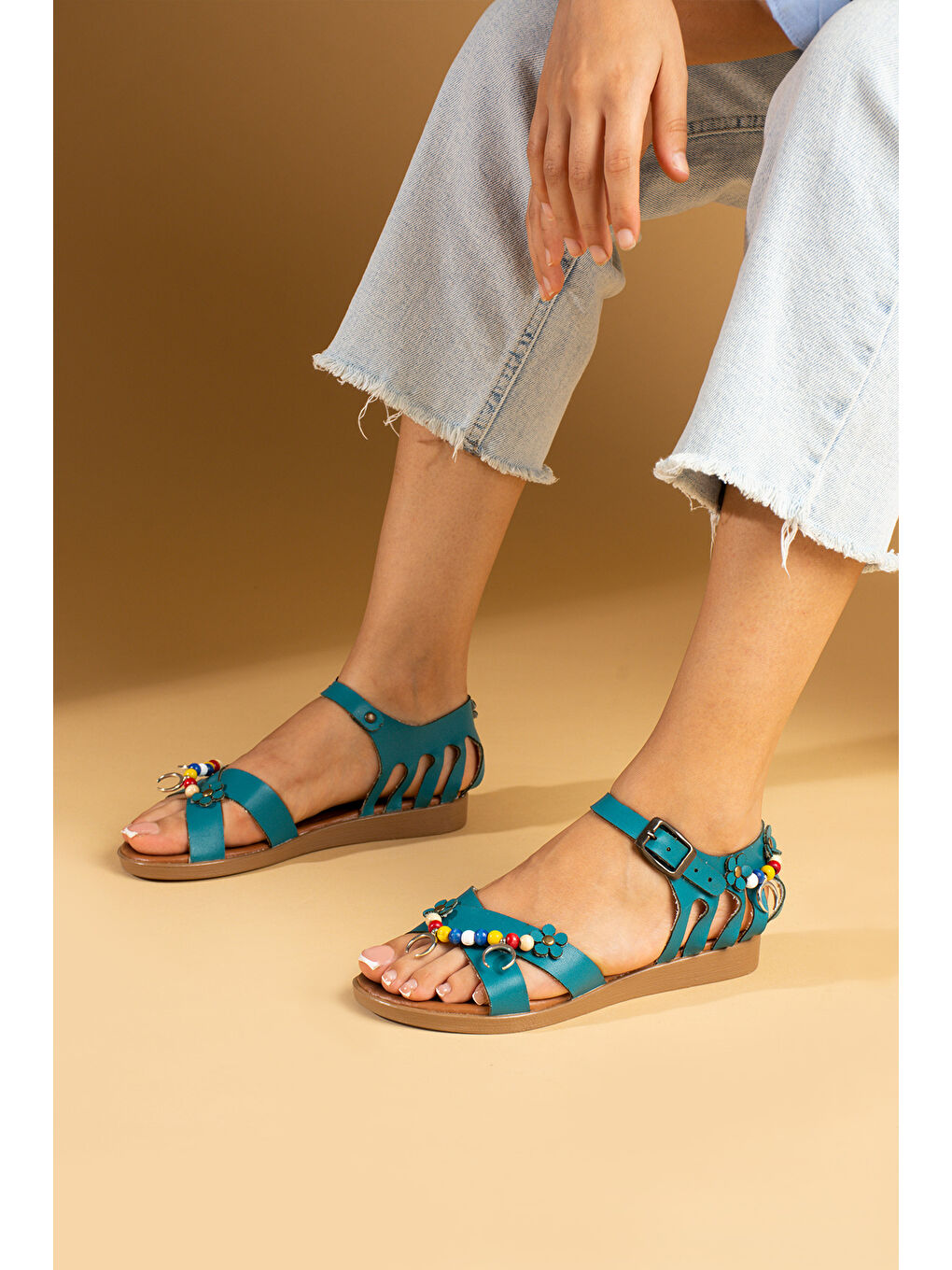 Turkuaz Aksesuarlı Çapraz Bant Bilekte Tokalı Bodrum Kadın Sandalet 51-195-23-1