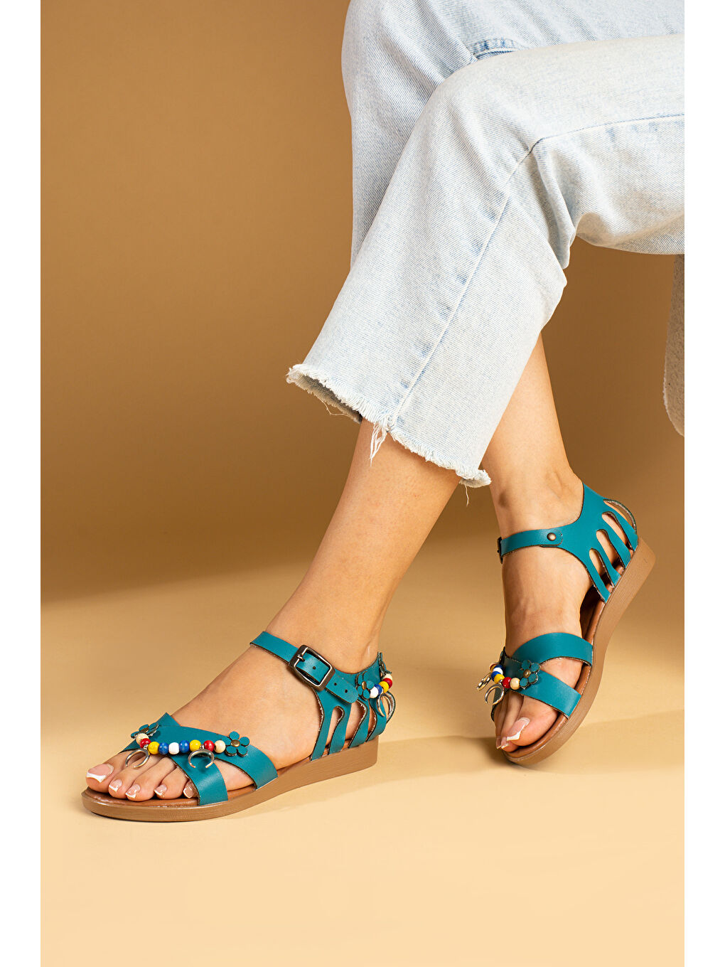 Turkuaz Aksesuarlı Çapraz Bant Bilekte Tokalı Bodrum Kadın Sandalet 51-195-23-2