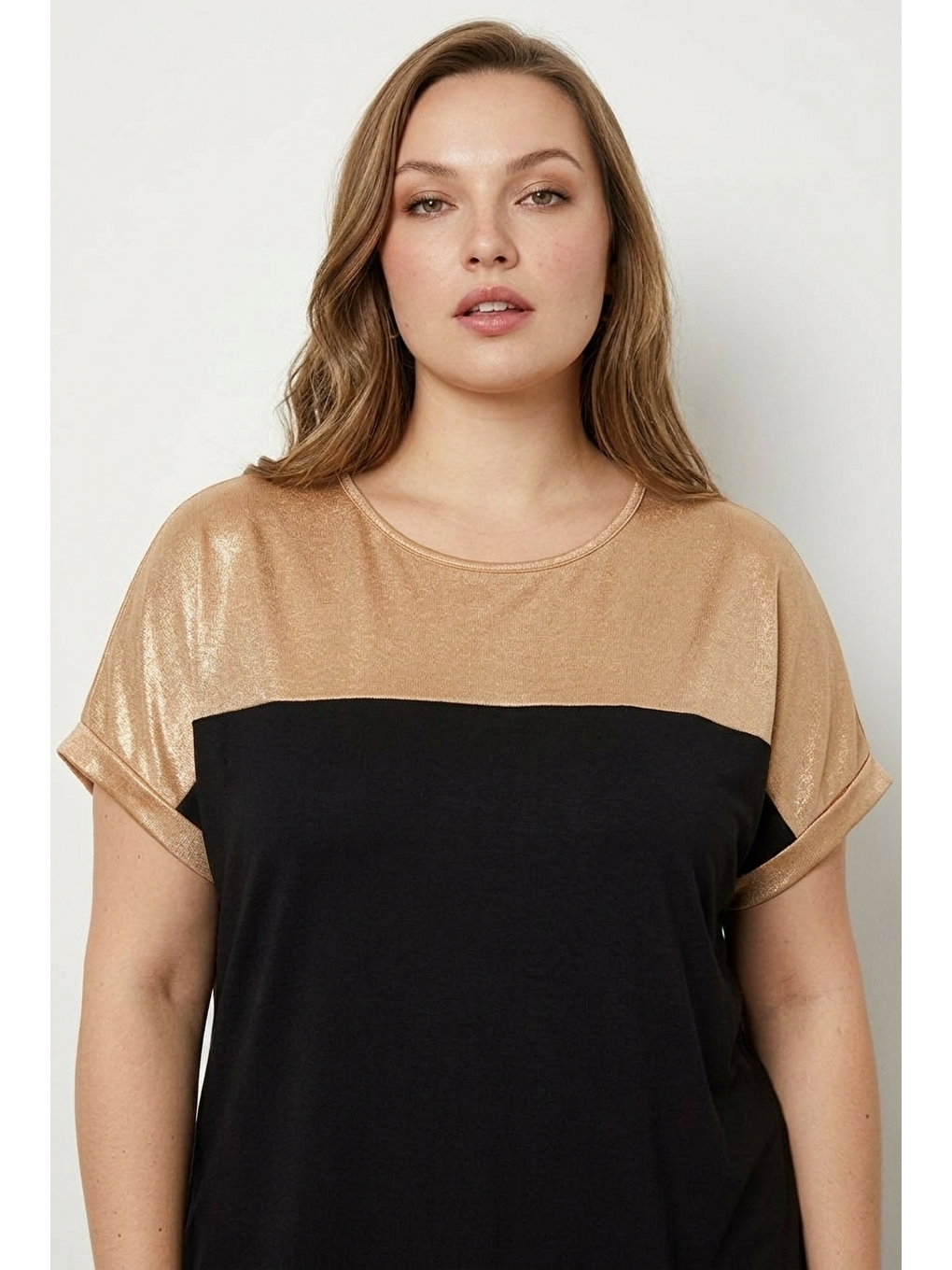 Sarı Bisiklet Yaka Kısa Kollu Parlak Esnek Kumaşlı T-shirt-1