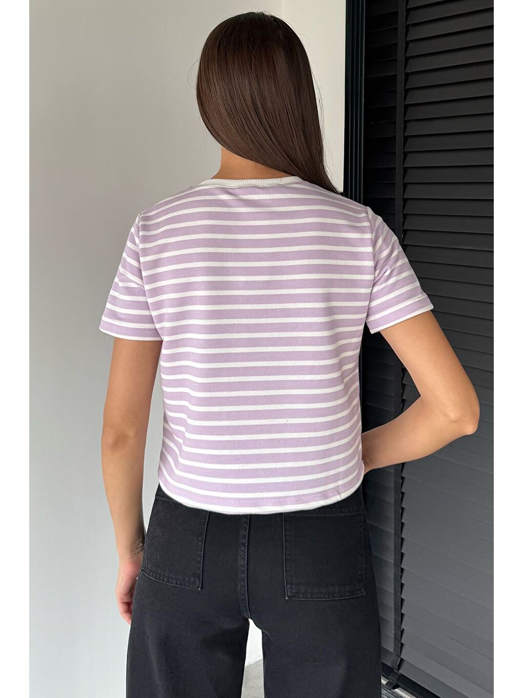 Lila Kadın Şerit Desenli Bisiklet Yaka Tişört-2