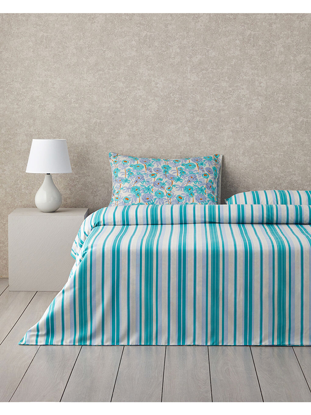 Abstract Flowers Kolay Ütülenir Çift Kişilik Nevresim Takımı 200x220 cm Yeşil-Mavi-1