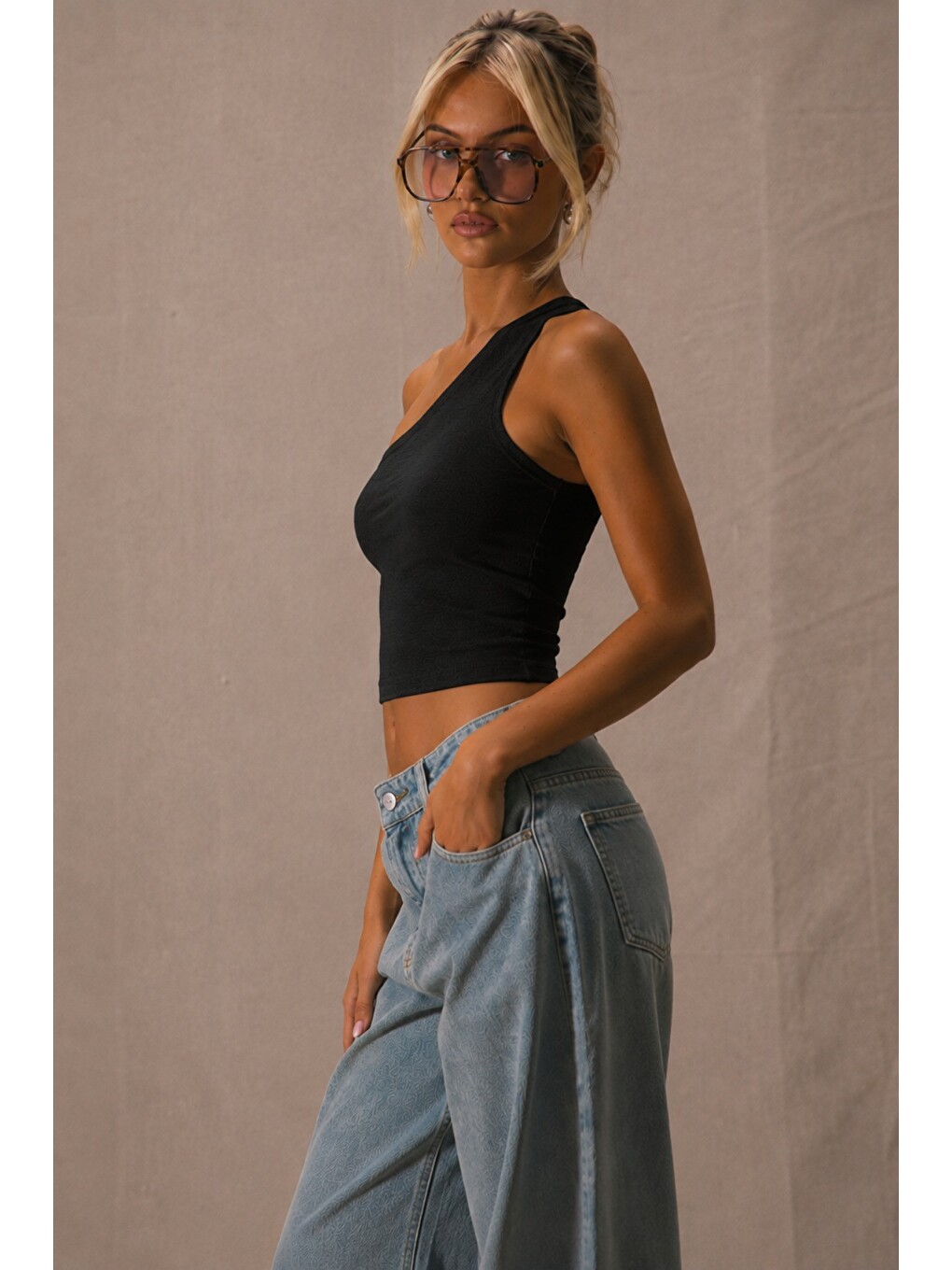 Siyah Kadın Tek Omuz Crop Atlet Esnek Slim Fit Süprem Kumaş Asimetrik Yaka Bluz-2