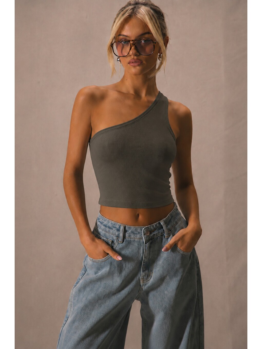 Haki Kadın Tek Omuz Crop Atlet Esnek Slim Fit Süprem Kumaş Asimetrik Yaka Bluz