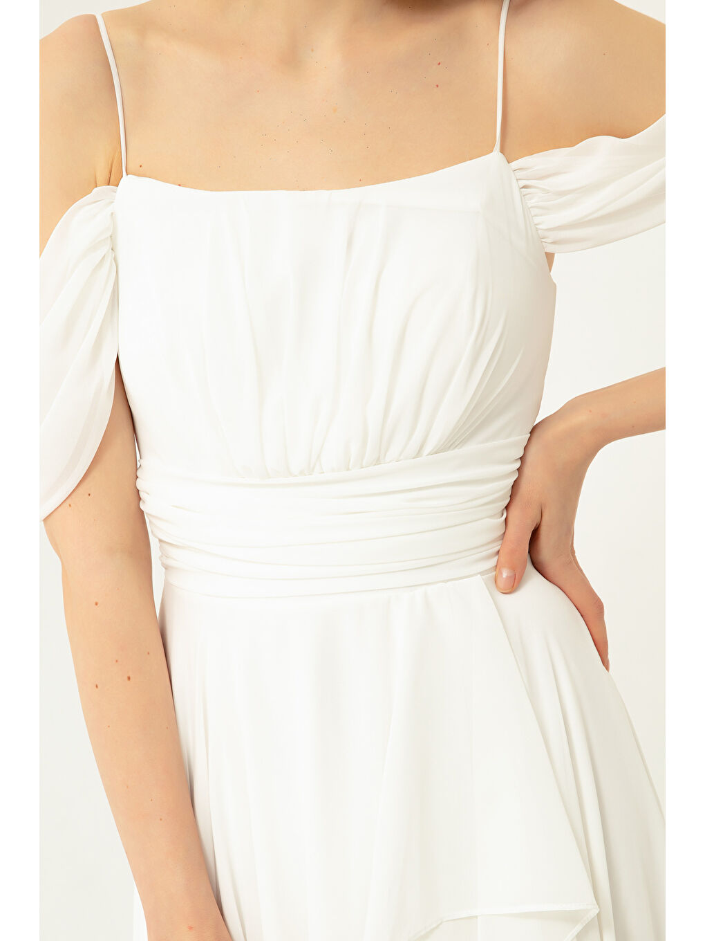 Kadın Beyaz Kayık Yaka Şifon Abiye Elbise-1