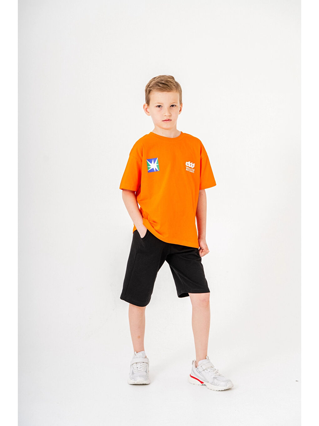 Turuncu Sırtı Baskılı Şortlu Erkek Çocuk Takım 051