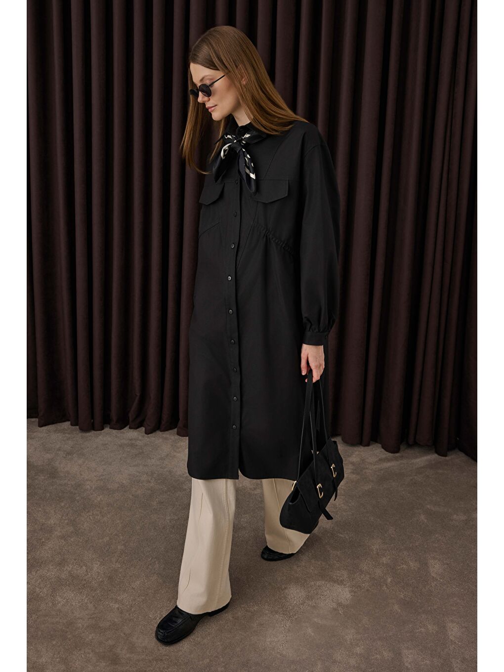 Uzun Büzgü Detaylı Gömlek Siyah