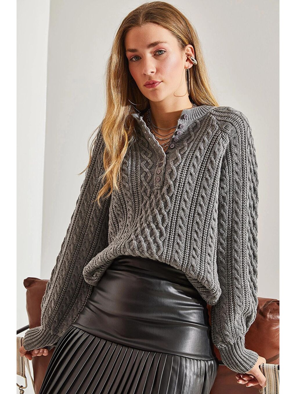 Antrasit Kadın Saç Örgülü Düğmeli Triko Kazak-2