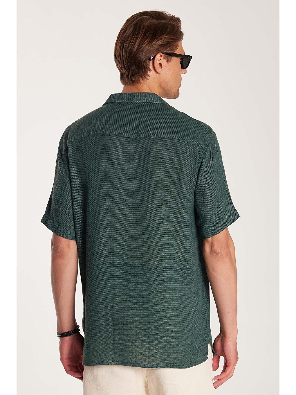 Erkek Relax Fit Apaş Yaka Rustik Kumaş Cepli Kısa Kol Rahat Kesim Yeşil Gömlek-4