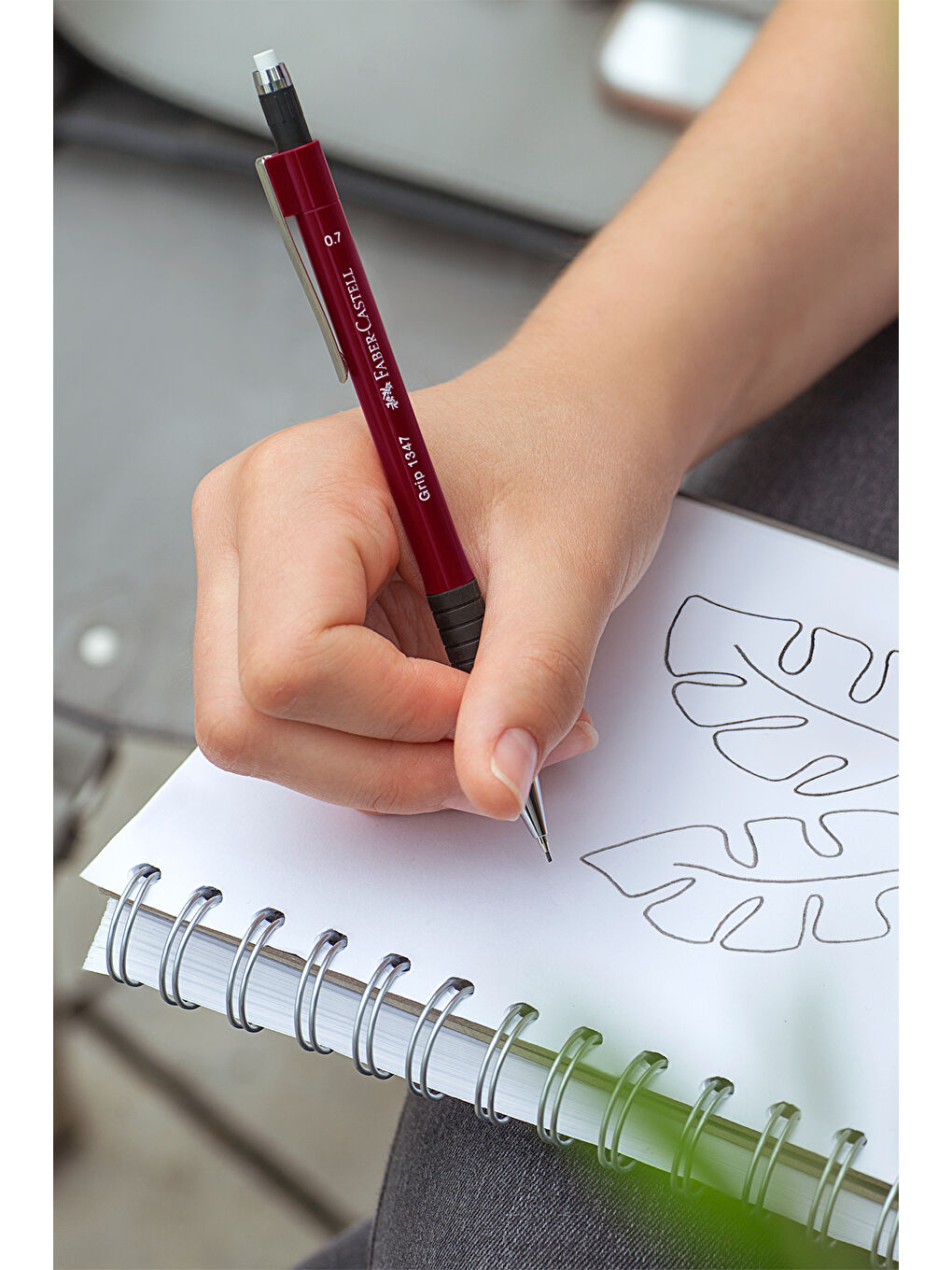 Grip 1347 Versatil Kalem, 0.7 mm, Bordo, Ergonomik Tutuş, Yaylı Uç, Uzun Silgi, Modern Tasarım-3